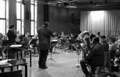 Das Berliner JugendJazzOrchester bei einer Probe mit Newton Ezekiel. Foto: BJJO