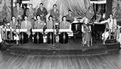 Pianist Joe Sanders mit Band ungefähr im Jahr 1950…