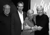 Von links: Reinhard Stephan und Bernhard G. Hofmann mit guten Freunden der J&RSF: David Liebmann und George Gruntz