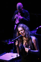 Musste den Abend retten: Rebekka Bakken. Foto: Roland Heinrich