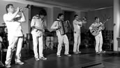 „Swing Band Ball“ unter anderem mit Andrej Hermlins Swing Dance Orchestra und Global Kryner. Foto: Agentur Grandmontagne