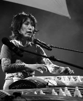 Die japanische Koto-Spielerin Michiyo Yagi. Foto: Stefan Pieper