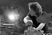 Schlagzeuger Jens Düppe. Foto: Gerhard Richter